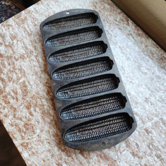 Lodge Other - Lodge 27C2 Corn Bread pan, Cast Iron 12.5", 7 pc. USA